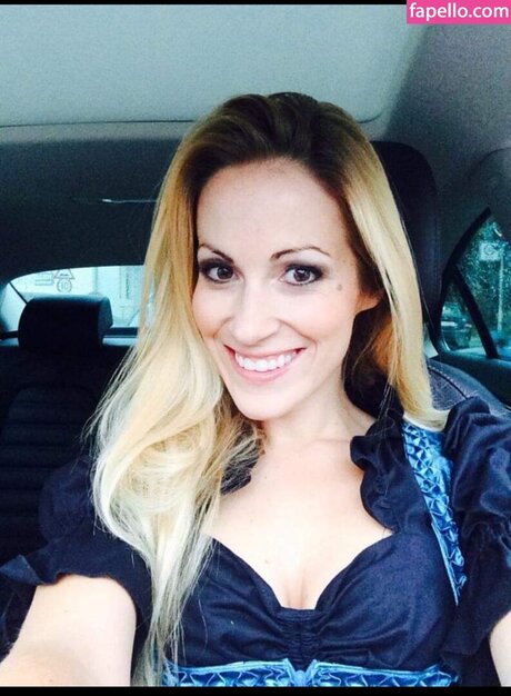 Andrea Kaiser hübsche perfekte bild