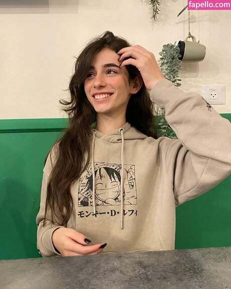 layla wa model xxx fotos