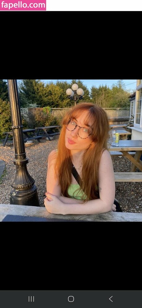 Elizbeth liz Clncy FOH nackt kunst galerien