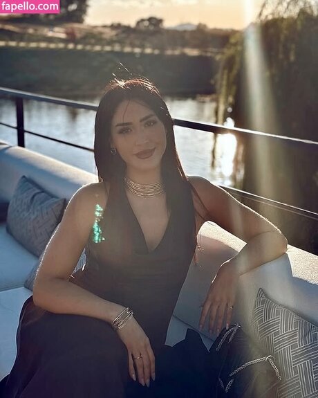 Maricel Freire Hotwife hübsche schöne bilder