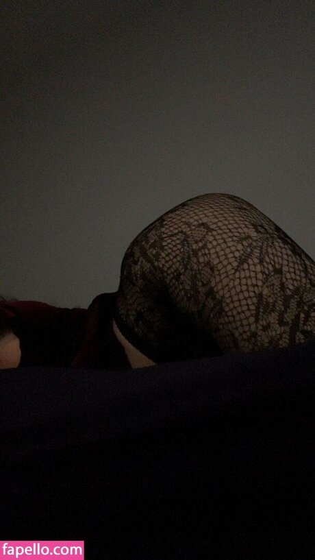 sacrificiala pornostar nackt foto