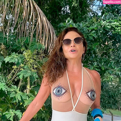 Luiza Tom_ erwachsene heiße bilder