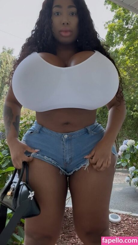 Fatima Belizaire nackt kostenlose fotos