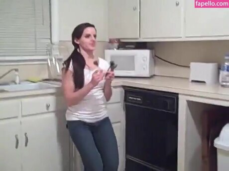 Colette Butler nackt pornografische bild