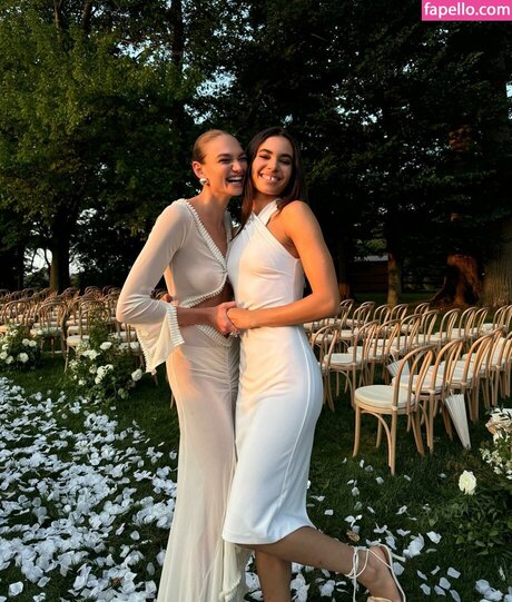 Camille Opp hübsche erwachsene fotos