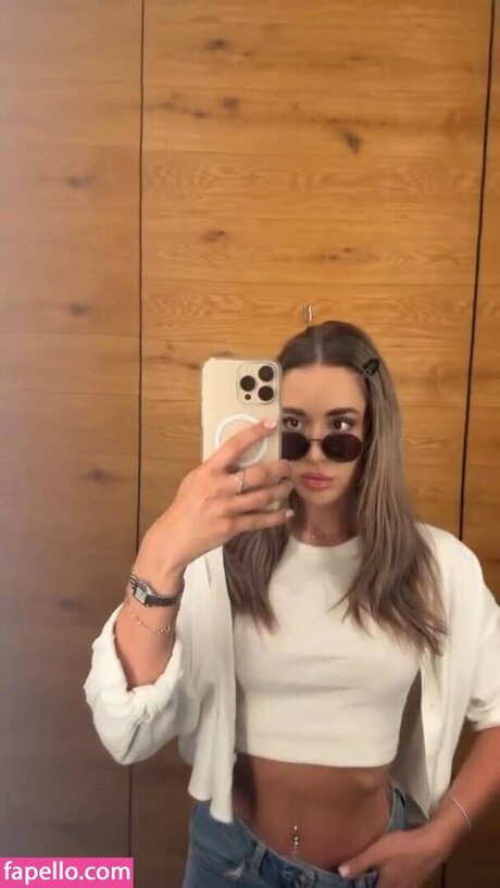 Noemi Demeter pornostar hübsche galerien