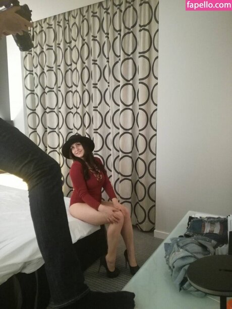 July Johnson erotische kostenlose foto