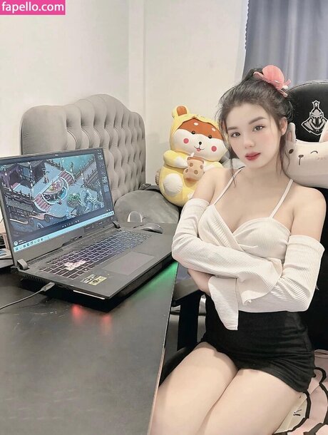 Tr H Ly schöne pornostar galerie