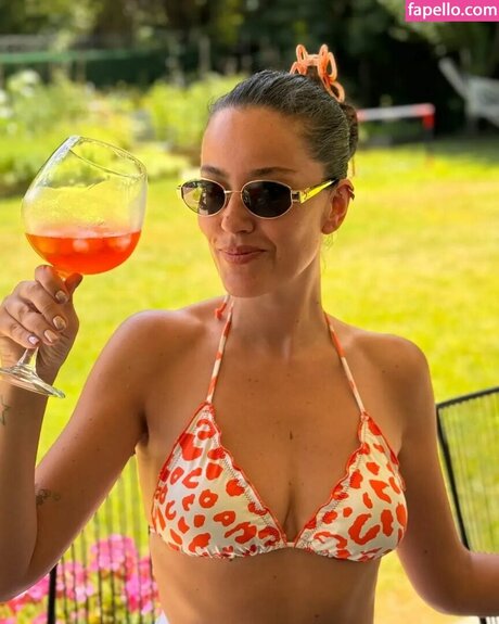 Pelin Akil kostenlose sexy bilder