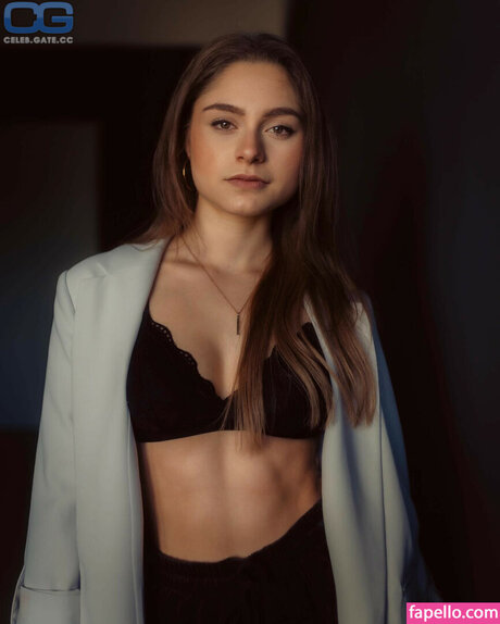 Alinakhani schauspielerin schöne foto