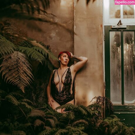 knee deep in life nackt porno bild