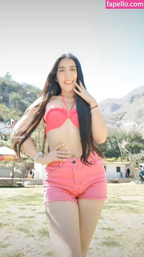 Nicole Dayana perfekte heiße foto