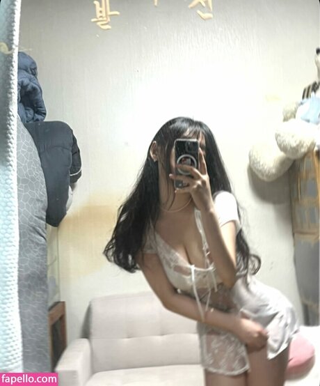 soooyaee hübsche nackt galerie