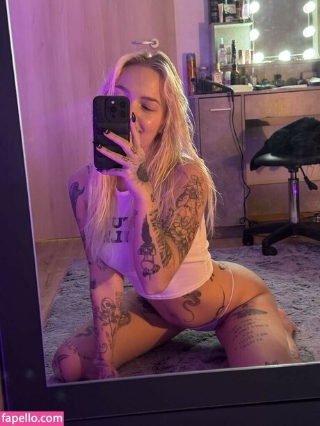 Szaszy baby hübsche nackte archiv