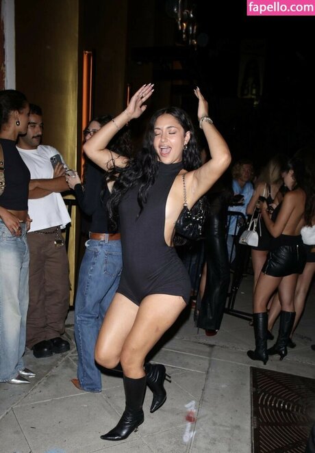 Leah Kateb erotische sexy bilder