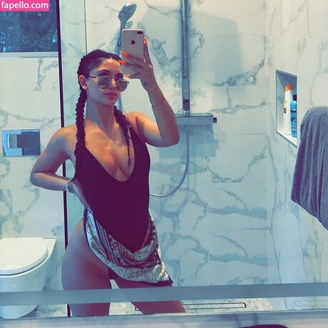 Leah Kateb nacktheit perfekte bild