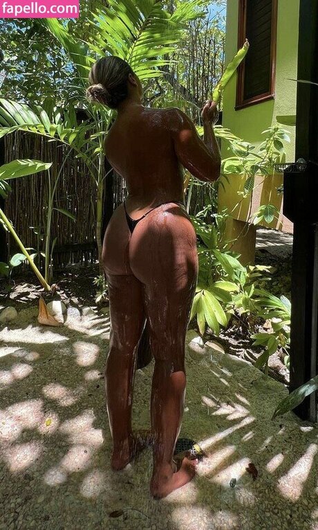 Natalie Gessey heiße hd foto