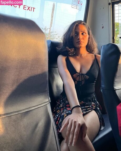 Toskaaa Bong Girl nacktheit schöne bilder