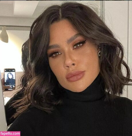 Tretas model nackte foto