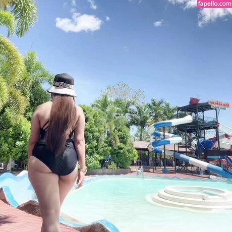 Gemene Fernando model kunst archiv