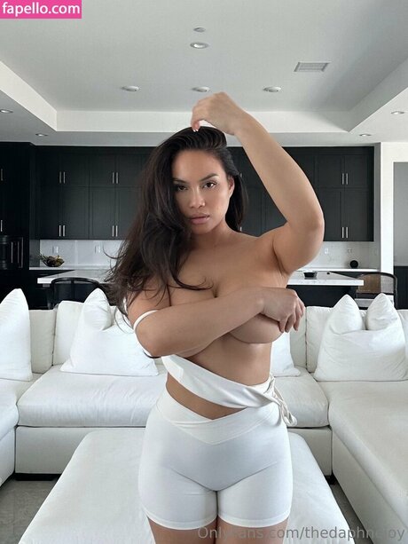 DaphneJoy top hd bild