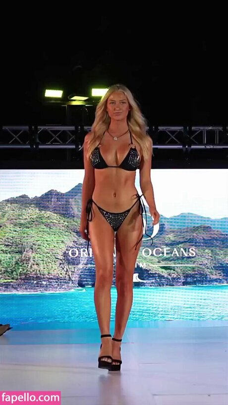 Sydney Thomas sexy nackte foto