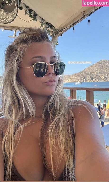 Avery Bracher hd nacktheit bilder