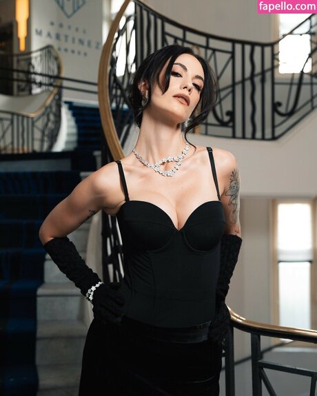 unterwürfige onlyfans exklusive kunst archiv