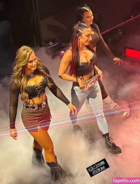 Fallon Henley erwachsene nackte bilder