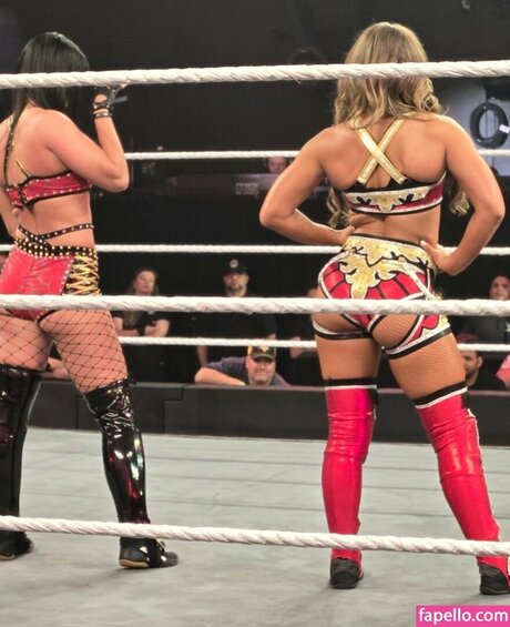 Fallon Henley nackt perfekte fotos