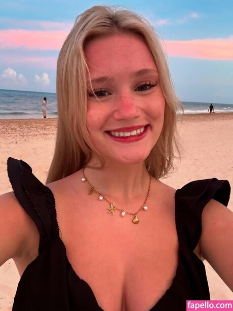 Mads Thompson Maddiiedee exklusive hd foto