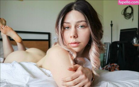 Maya Rue heiße pornostar archiv