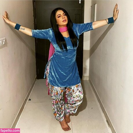 Jasmine Sandlas model xxx bilder