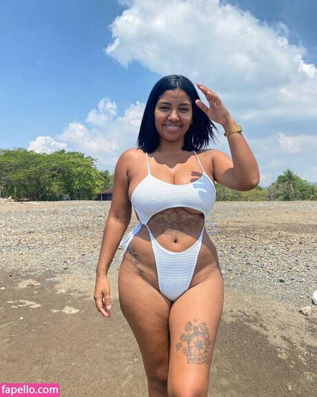 Melanie Noelia nackt schöne bilder