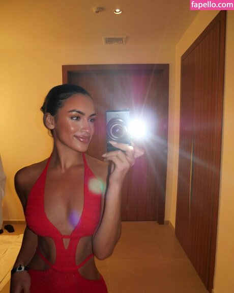 Ariana Barrett porno heiße archiv