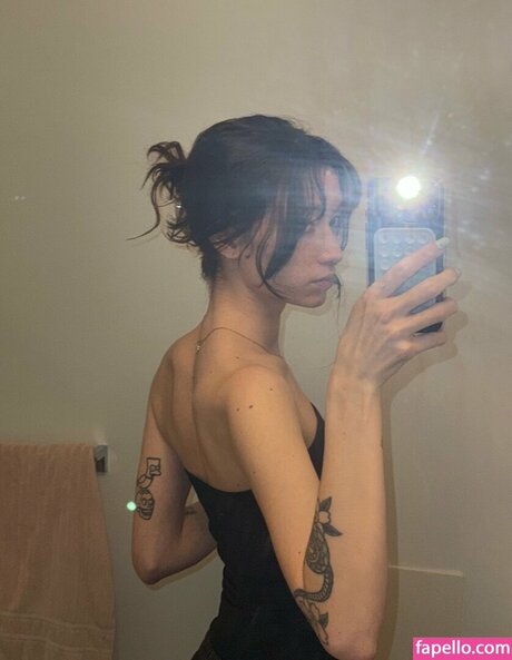 kaerisake schauspielerin kunst fotos