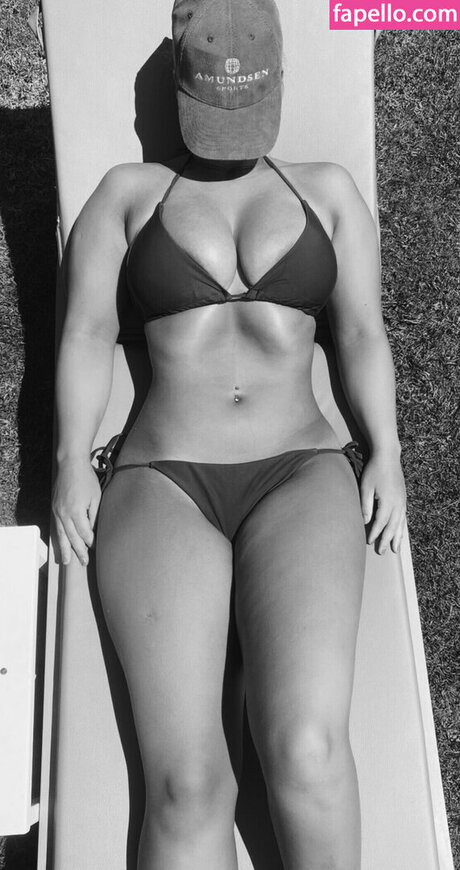 Julianne Larsen model top galerien