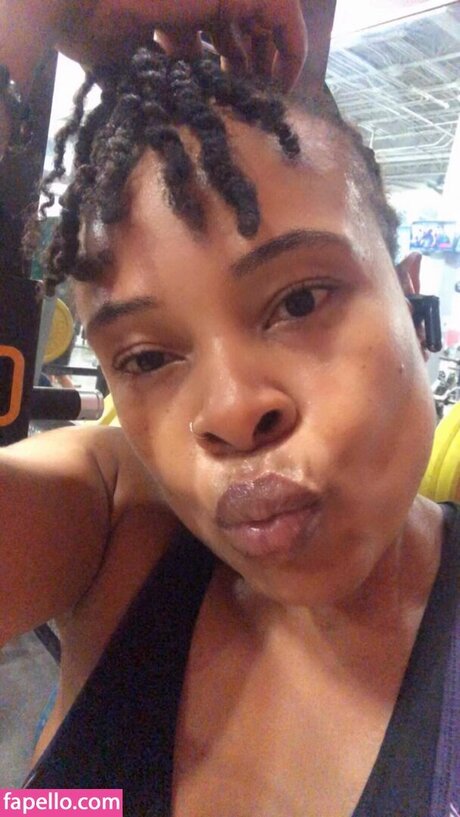 iamcassfit model nackte bild