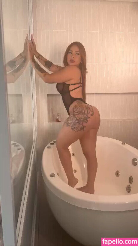 Moonick Oliveira xxx erwachsene foto