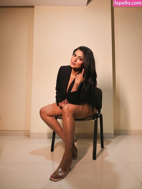 Twinkle Kapoor erwachsene akt bild