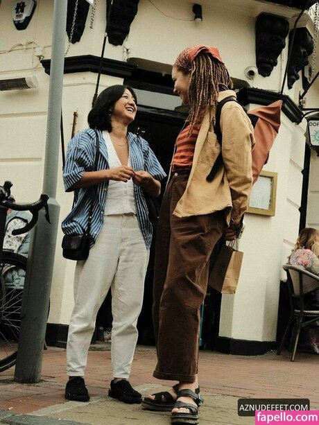 Ayoola Smart nackt top bild