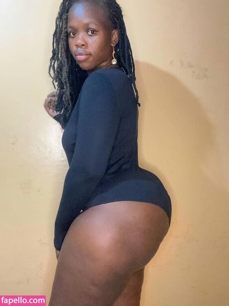 Edna Anjela freie nackt fotos