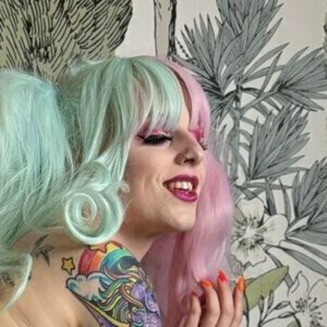 Fonicofficial nacktheit kostenlose bilder