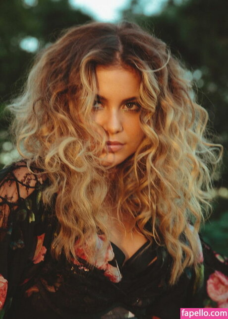 sofiareyes model nackte galerien