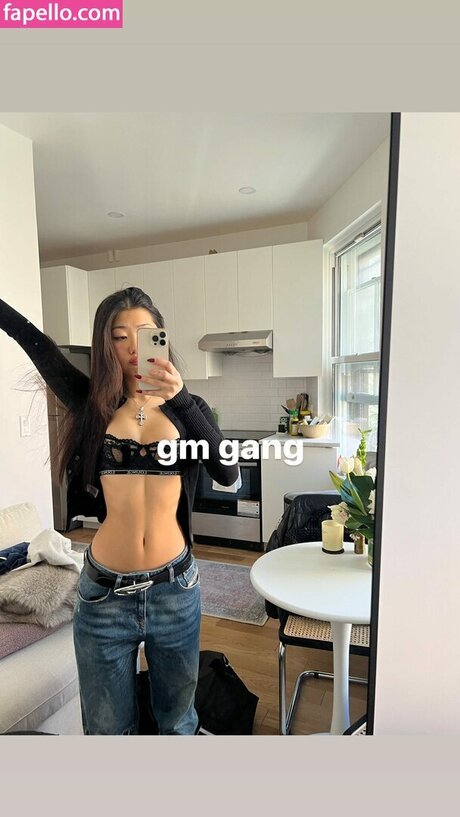 Piper Hana model nette foto