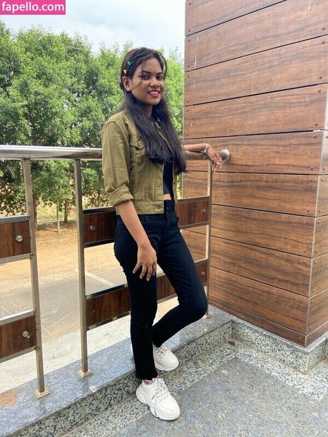 Reya Ghosh hübsche kostenlose galerie