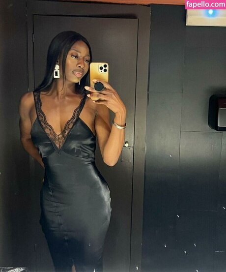 khaddisagnia erotische pornostar bilder