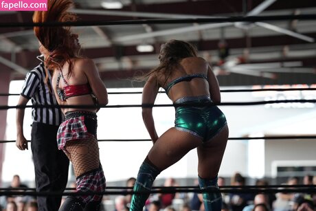 Kaci Lennox exklusive sexy bild