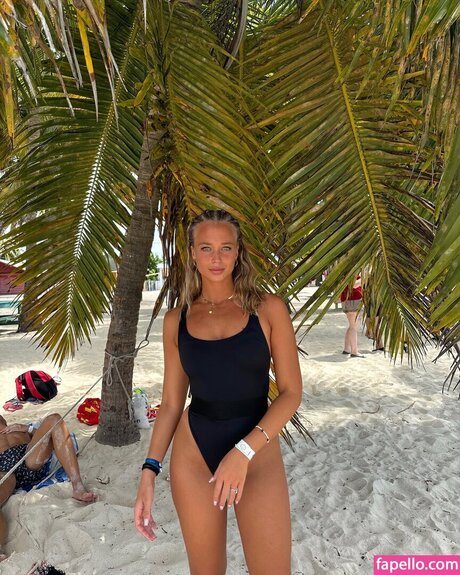 Arianna Tornari xxx pornografische bilder