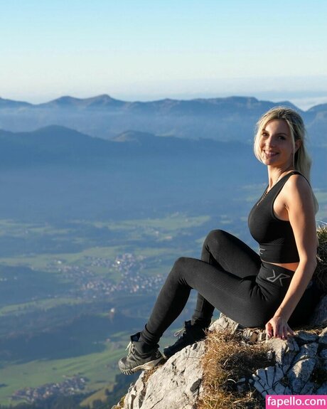 janina ejt nackt heiße foto